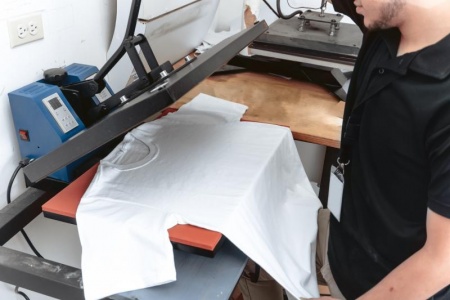 Participez à un atelier couture et développez vos compétences créatives